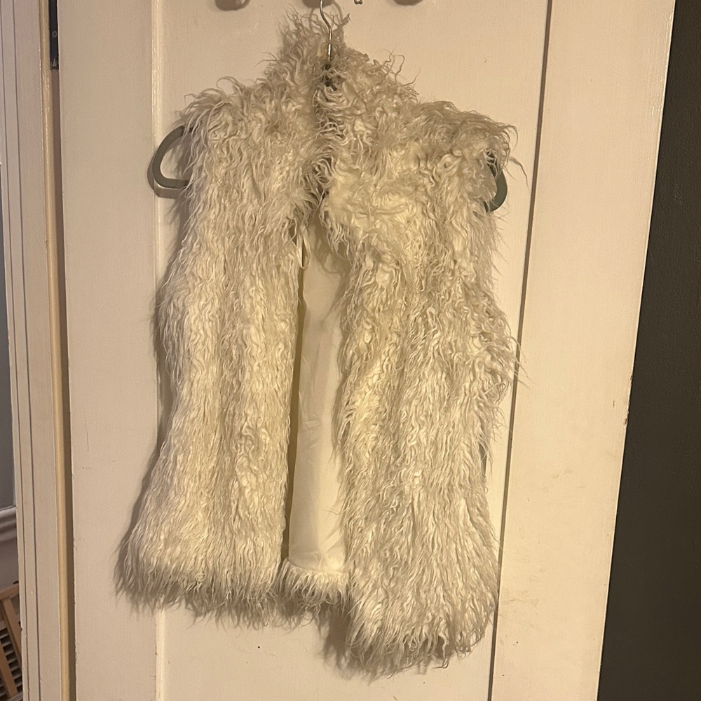 Luxurious White Faux Fur Scarf